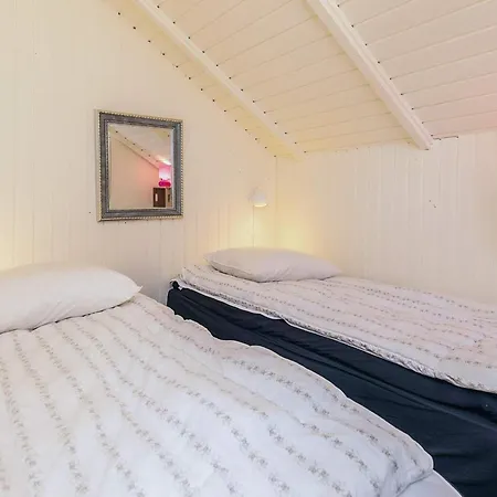 بيت للعطل 4 Star In Vaeggerlose Bøtø By