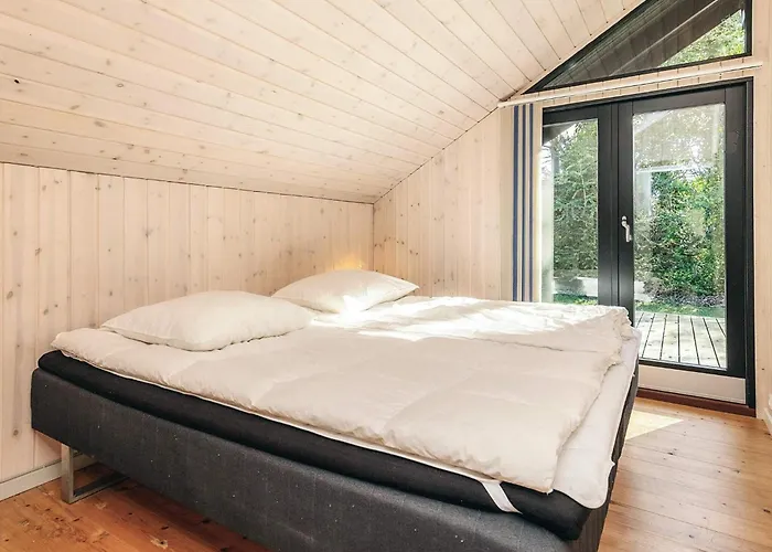 4 Star In Vaeggerlose Bøtø By
