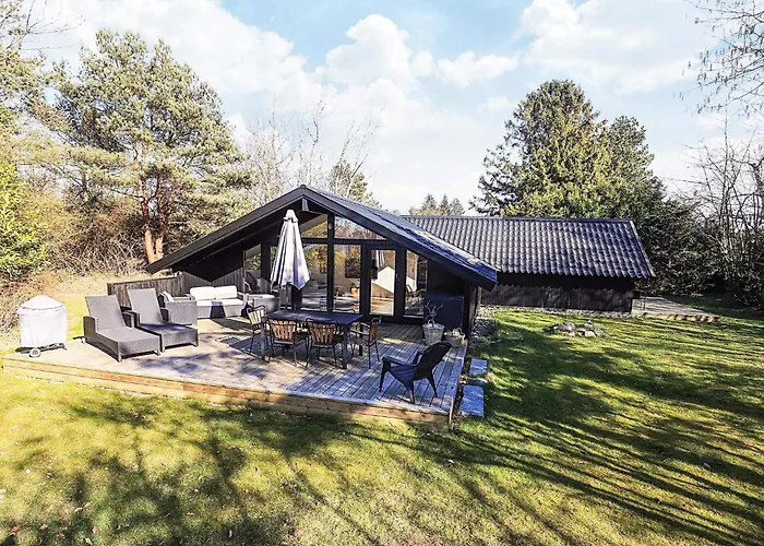 Semesterbostad 4 Star In Vaeggerlose Bøtø By